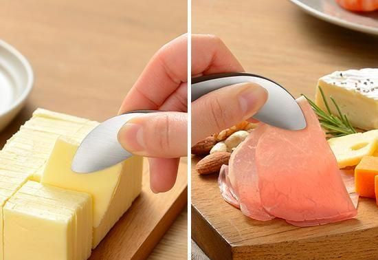 Leye Mini Yubisaki Tongs handling small food ingredients