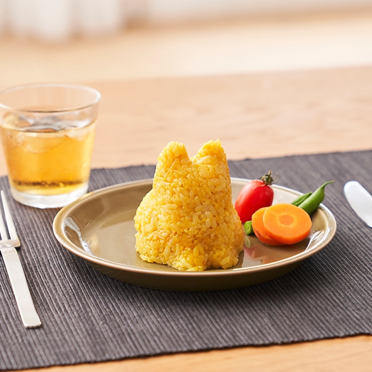 Cat-shaped meal made with the +d Koneko Cup