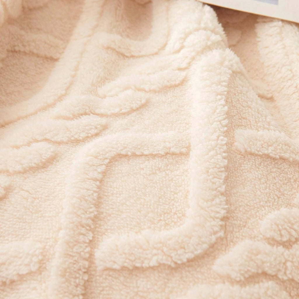 Geometric Coral Fleece Blanket – 7 Colours & 6 Sizes – White / 70x100cm