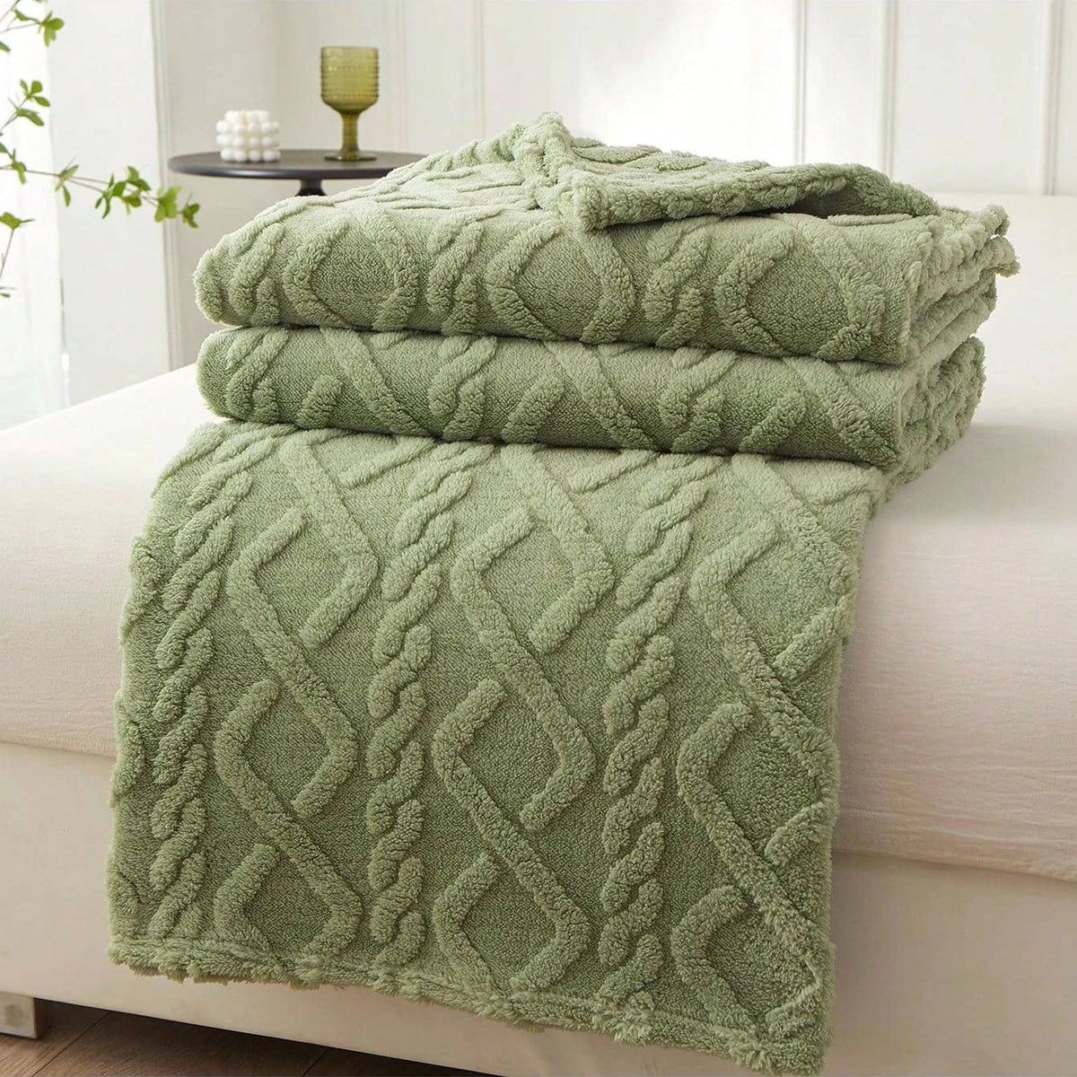 Geometric Coral Fleece Blanket – 7 Colours & 6 Sizes – White / 200x230cm