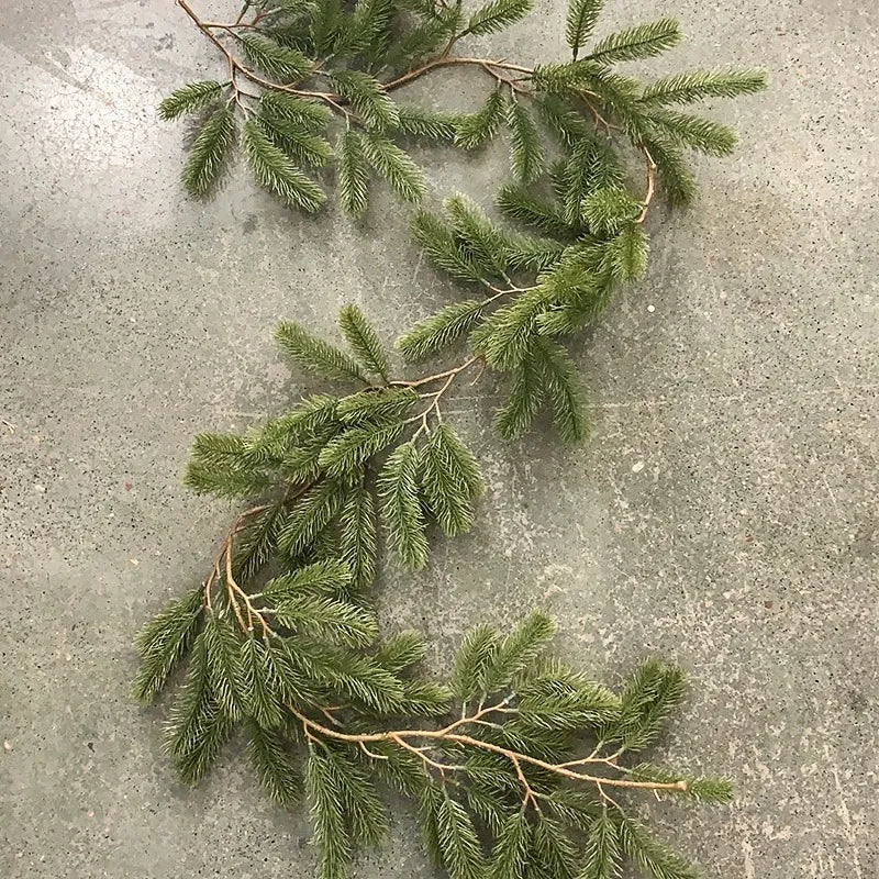 Artificial Pine Christmas Garland - LOWZY