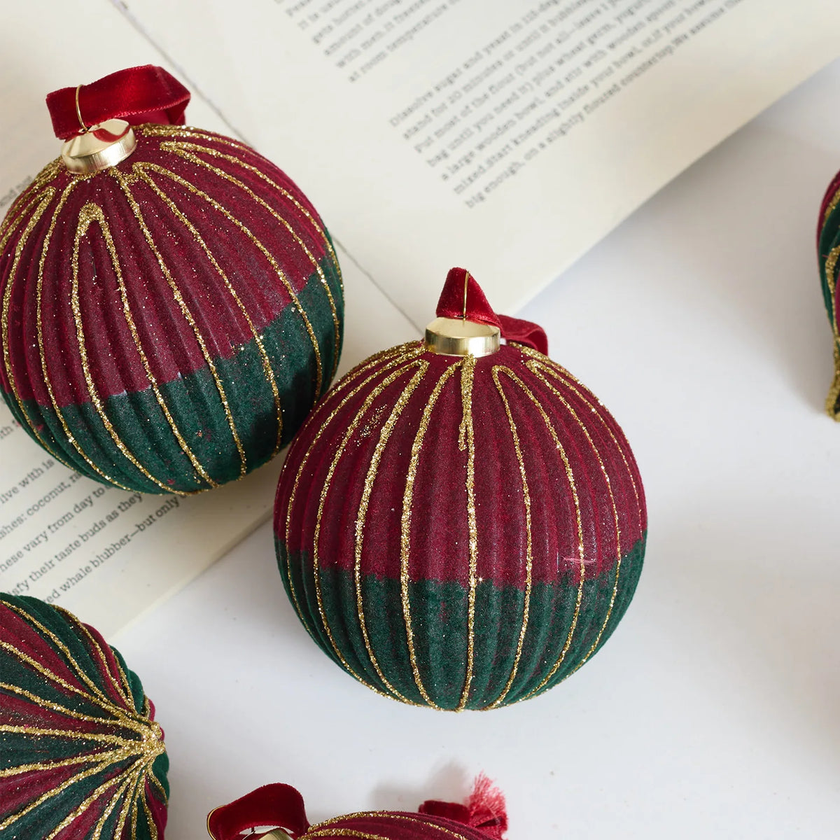 Vintage Plush Christmas Bauble Ornament Set - D - LOWZY
