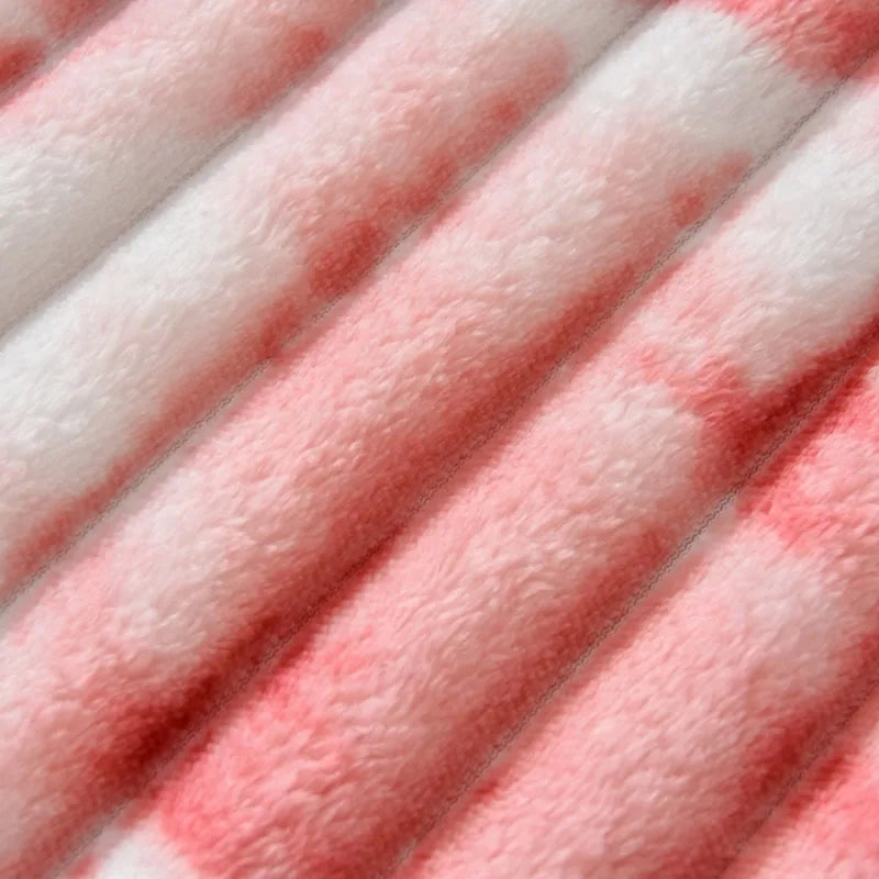 Gradient Coral Fleece Blanket – Soft Plush Throw in 5 Sizes – milky white / 150X200cm